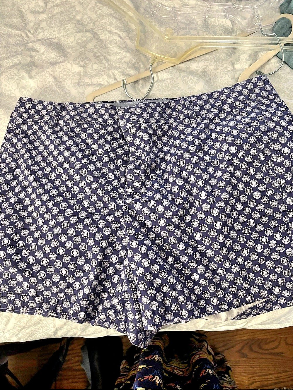 Banana Republic Floral High Waist Shorts in Blue & White Size 14 Like New